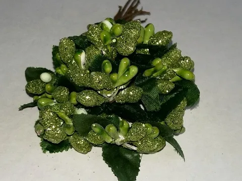 Тичинки на гілочках