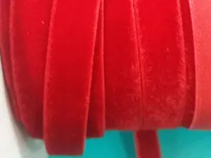 Велюрова стрічка