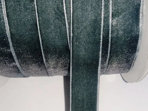 Велюрова стрічка