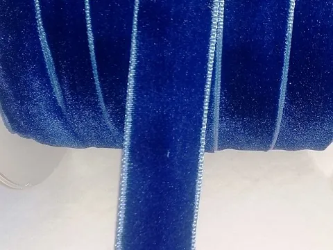 Велюрова стрічка