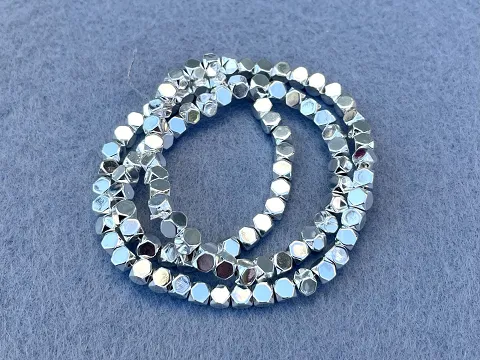 Гематит Кубик-4 мм