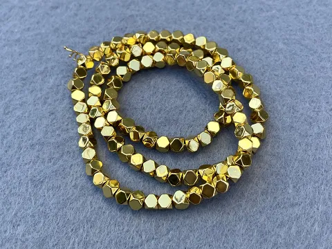 Гематит Кубик-4 мм