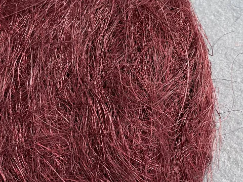 Сизаль бордовая