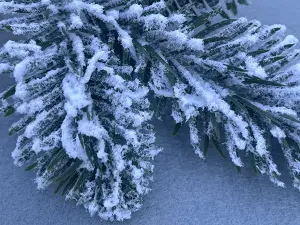 Искусственная ветка ели-1шт