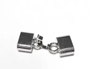 Замок замикаються