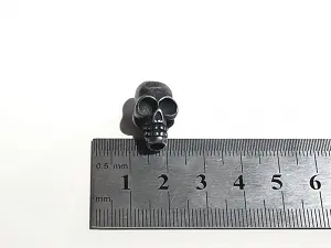 Намистина череп