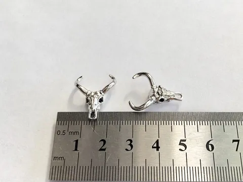 Намистина череп буйвола