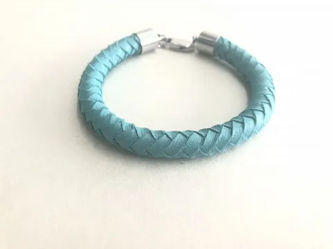 Браслет из кожи