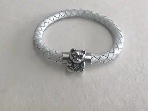 Браслет з шкіри