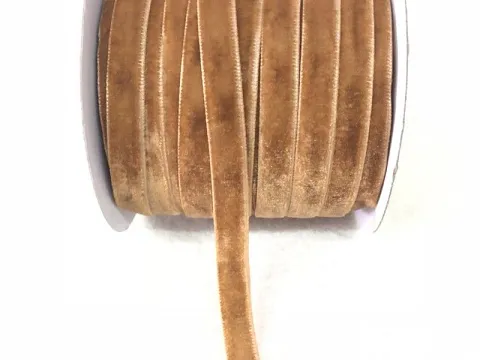 Велюрова стрічка