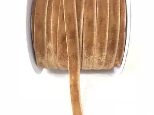 Велюрова стрічка