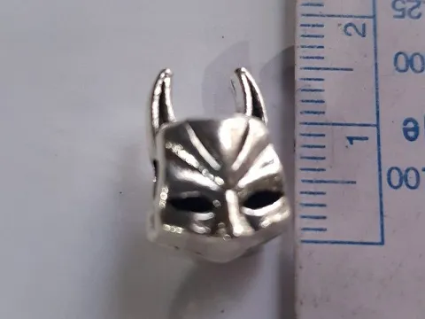 Бусина бетмен