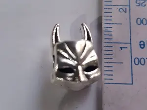 Бусина бетмен