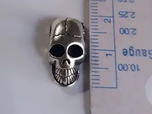 Бусина череп