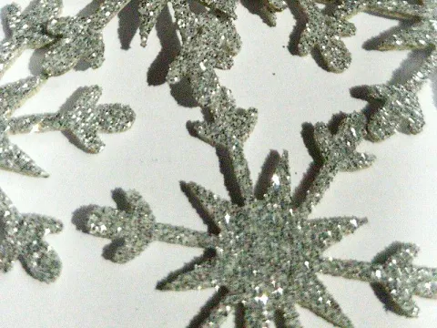 Вирубка-сніжинка