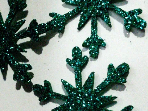 Вирубка-сніжинка