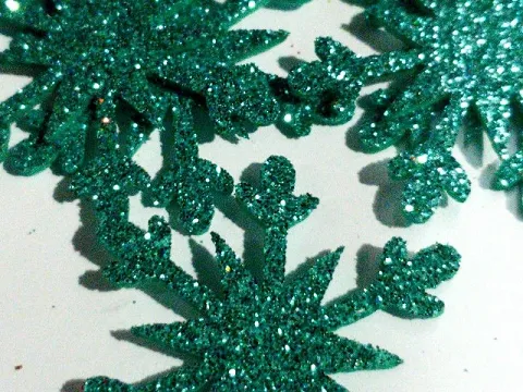 Вирубка-сніжинка