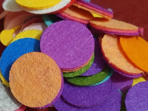 Кружечки з фетру