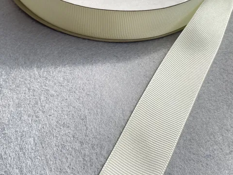 Стрічка атласна 2.5см