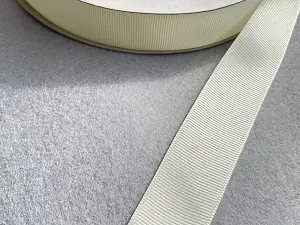 Стрічка атласна 2.5см