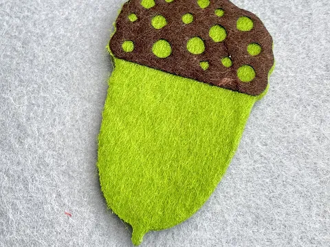 Аплікація з фетру <Жолудь>