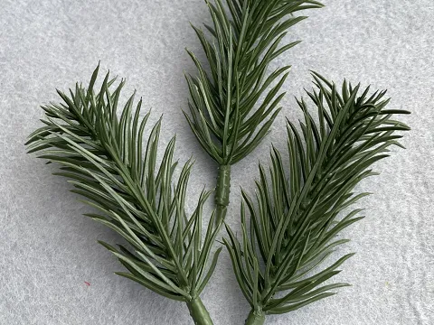 Штучна гілочка ялинки