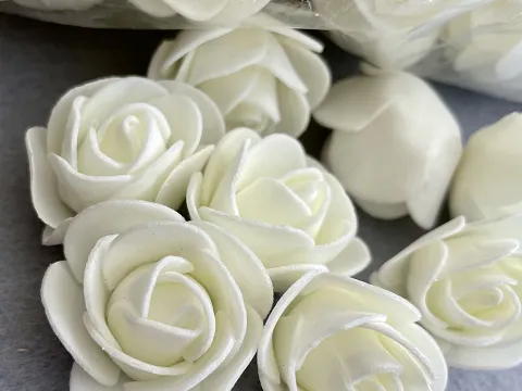 Розы из фоамирана: 3,5-4см