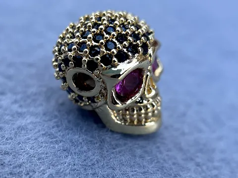 Бусина Череп