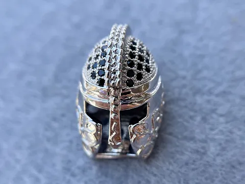 Бусина шлем