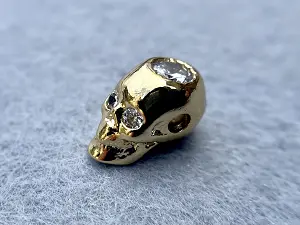 Бусина Череп