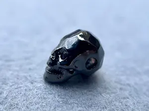 Бусина Череп