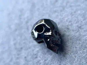Бусина Череп