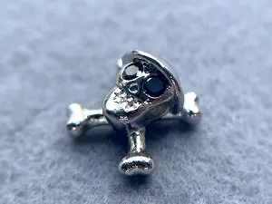 Бусина Череп