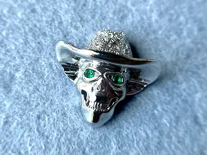 Бусина Череп