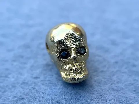 Бусина Череп