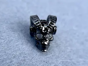 Бусина Череп