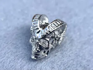 Бусина Череп