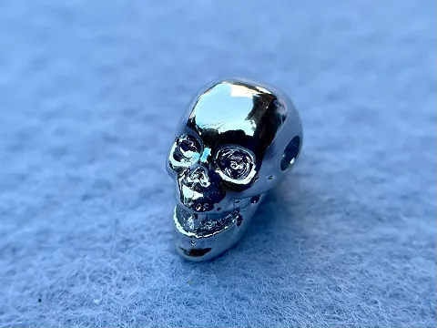 Бусина Череп