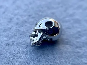 Бусина Череп