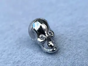 Бусина Череп