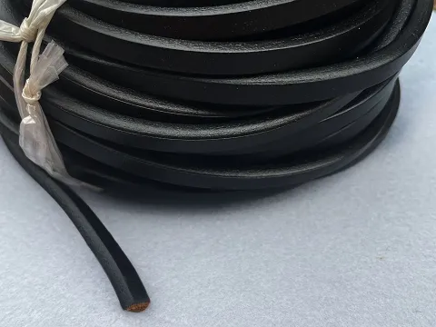 Шкіряний плоский шнур 10*6мм