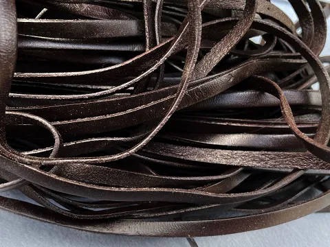 Шкіряний плоский шнур 6*1,5мм