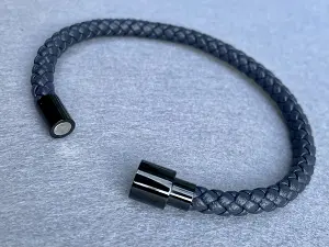 Браслет из кожи