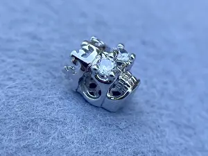 Бусина Череп