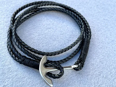 Браслет из кожи