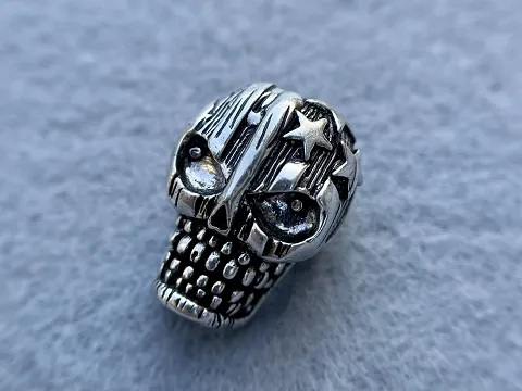 Бусина Череп