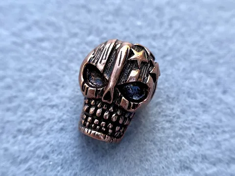 Бусина Череп