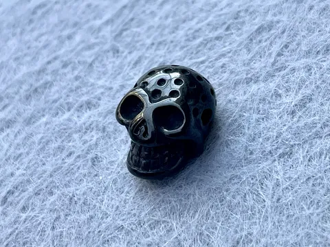 Намистина Череп