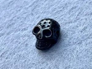 Намистина Череп