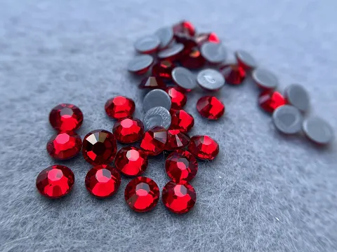 Клейові стрази Swarovski (HotFix) ss 20/100шт